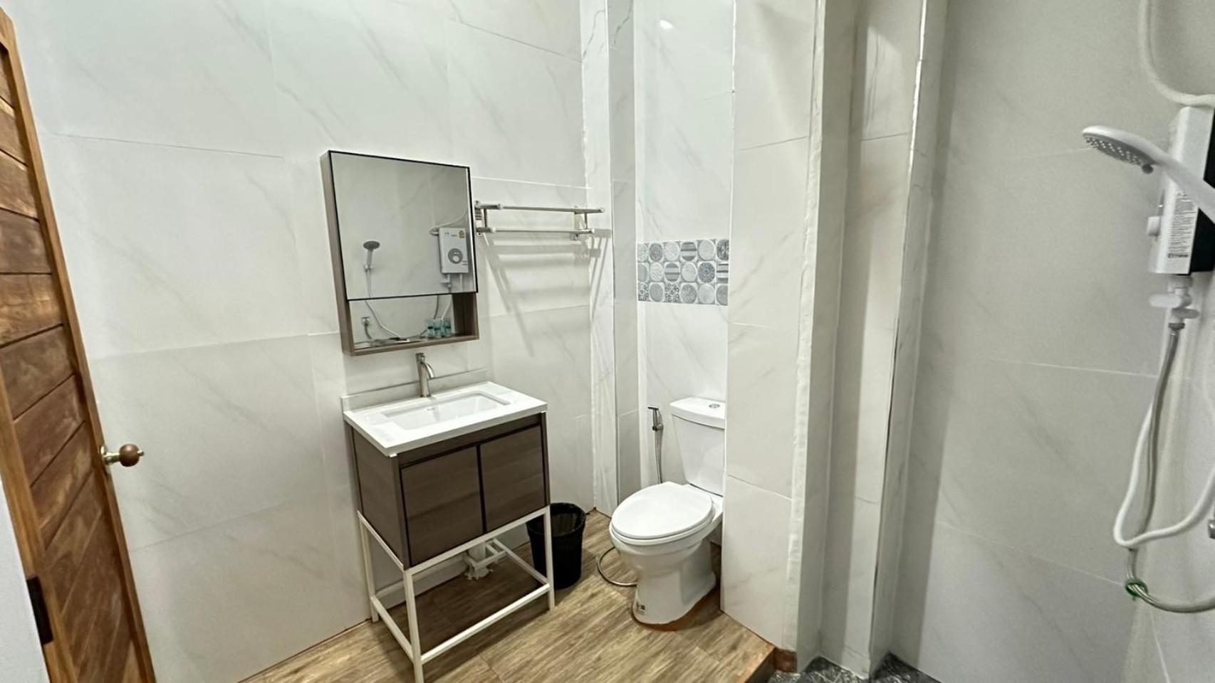 Megun 10 L Apartment Bangkok Exterior photo